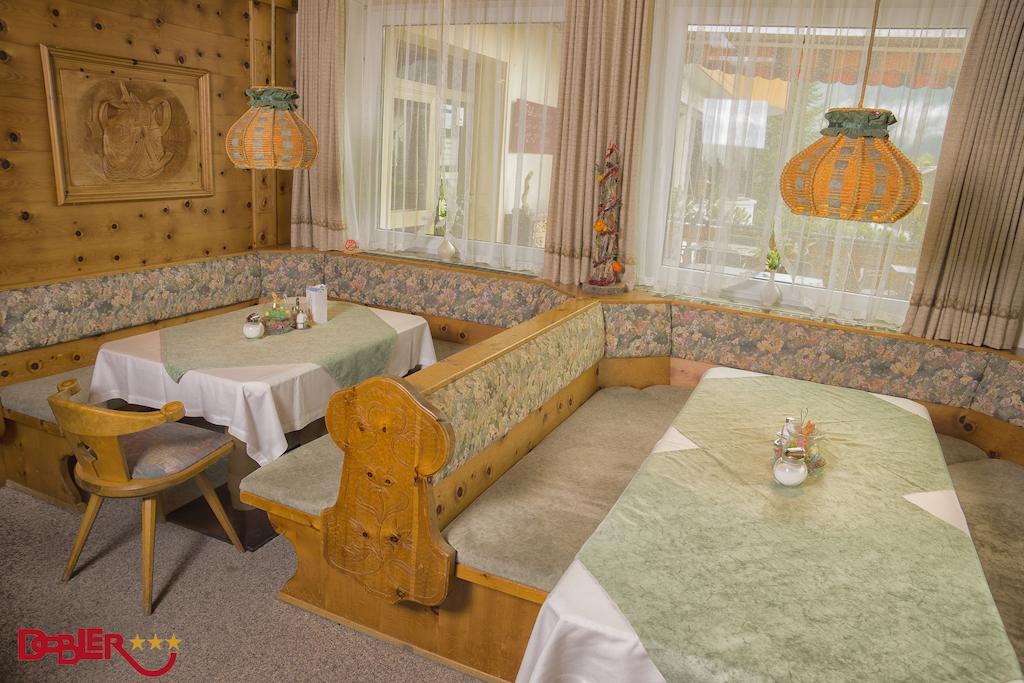 Ferienhotel Dobler Weissenbach am Lech Esterno foto